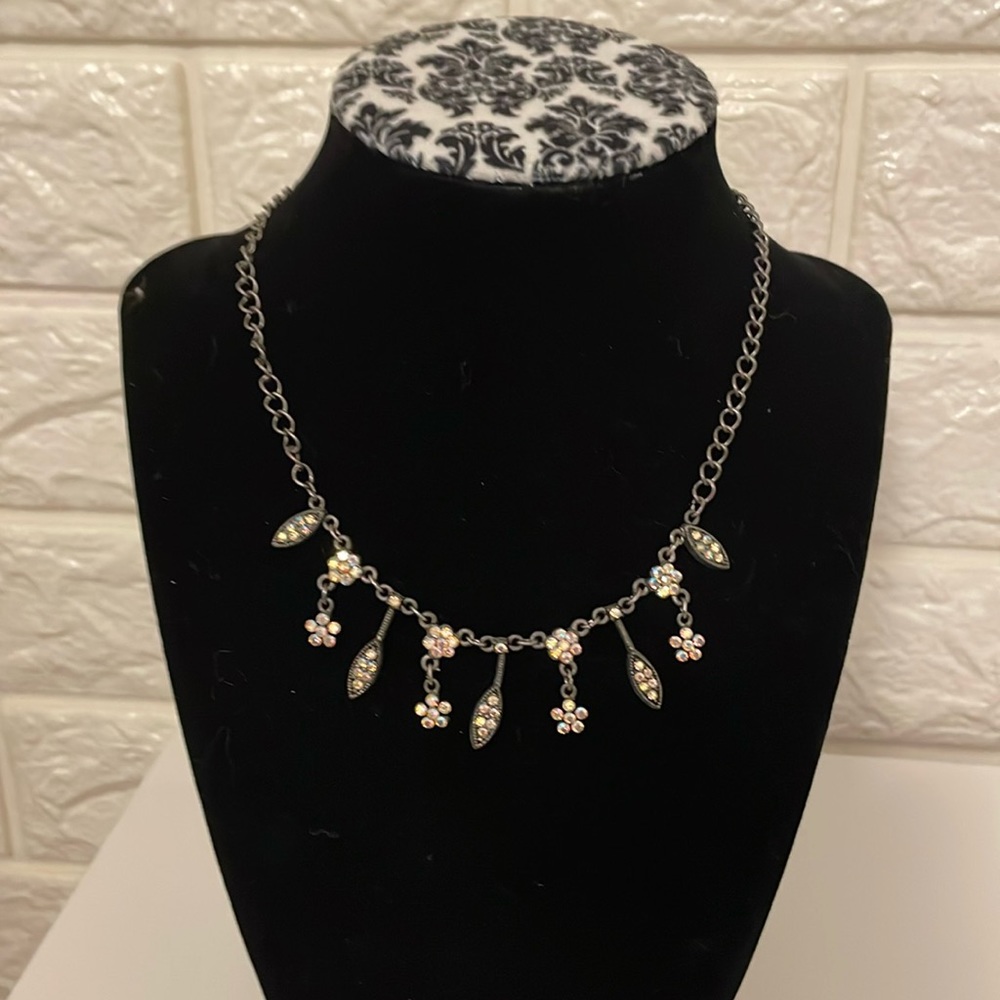 VINTAGE. Stunning glass bead necklace.